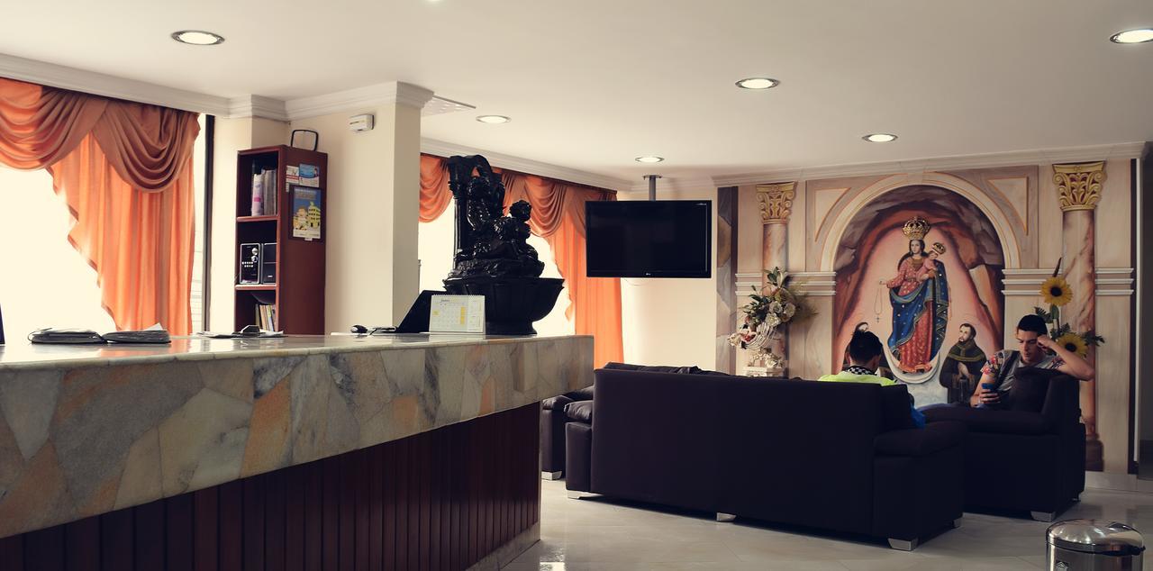 איפיאלס Hotel Santa Isabel 2 מראה חיצוני תמונה